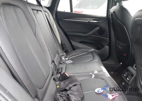 2017 BMW X1 xDrive28I z USA, uszkodzony, nr VIN WBXHT3Z37H4A53779